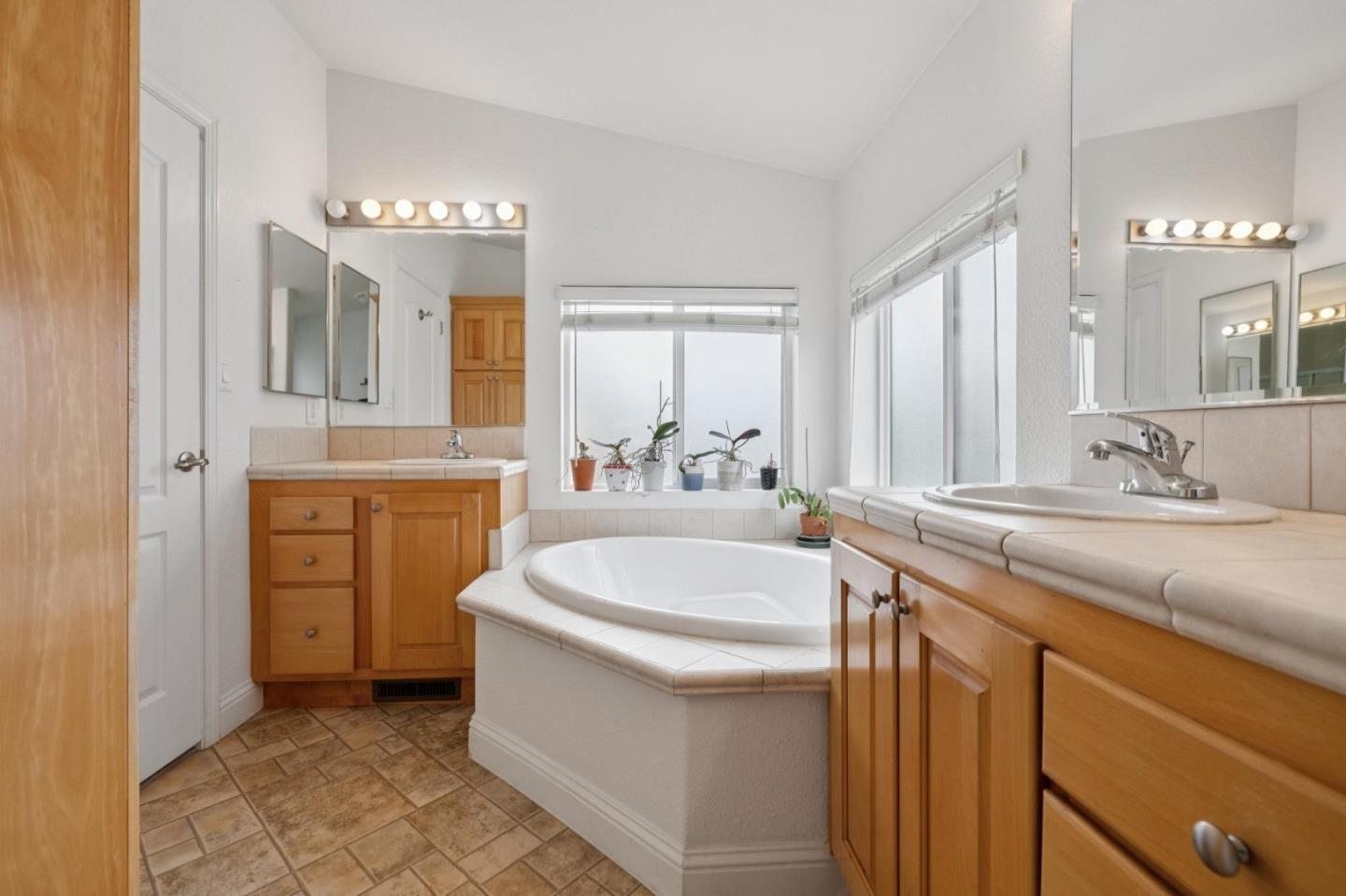 Detail Gallery Image 24 of 39 For 3 Coral Way #3,  Half Moon Bay,  CA 94019 - 3 Beds | 2 Baths