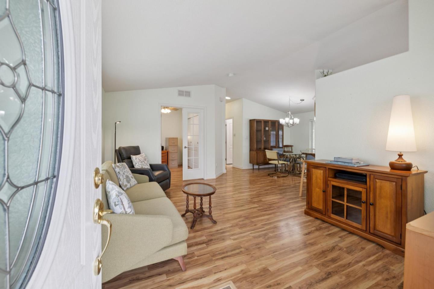 Detail Gallery Image 5 of 39 For 3 Coral Way #3,  Half Moon Bay,  CA 94019 - 3 Beds | 2 Baths