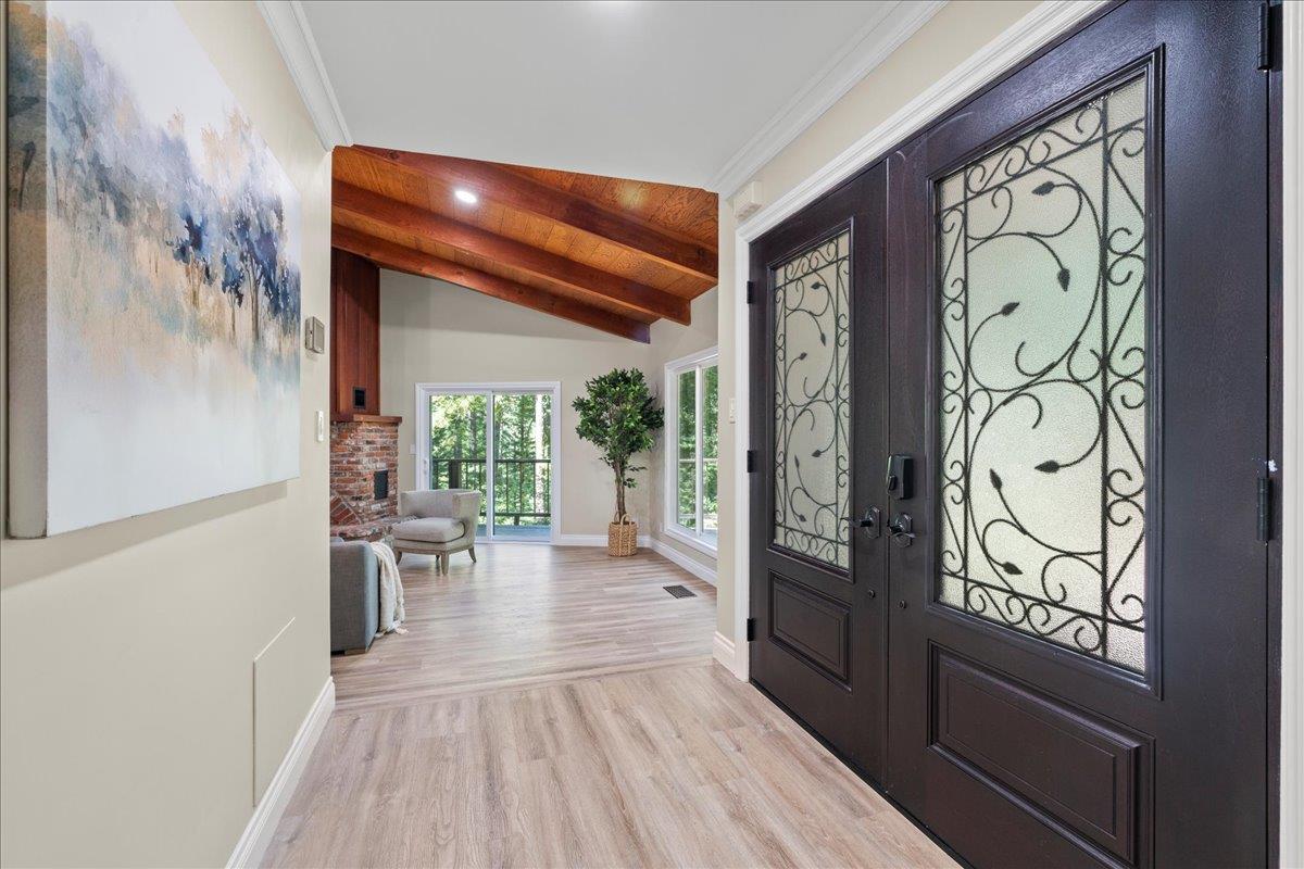 Detail Gallery Image 5 of 31 For 230 Burrell Ct, Los Gatos,  CA 95033 - 3 Beds | 3 Baths