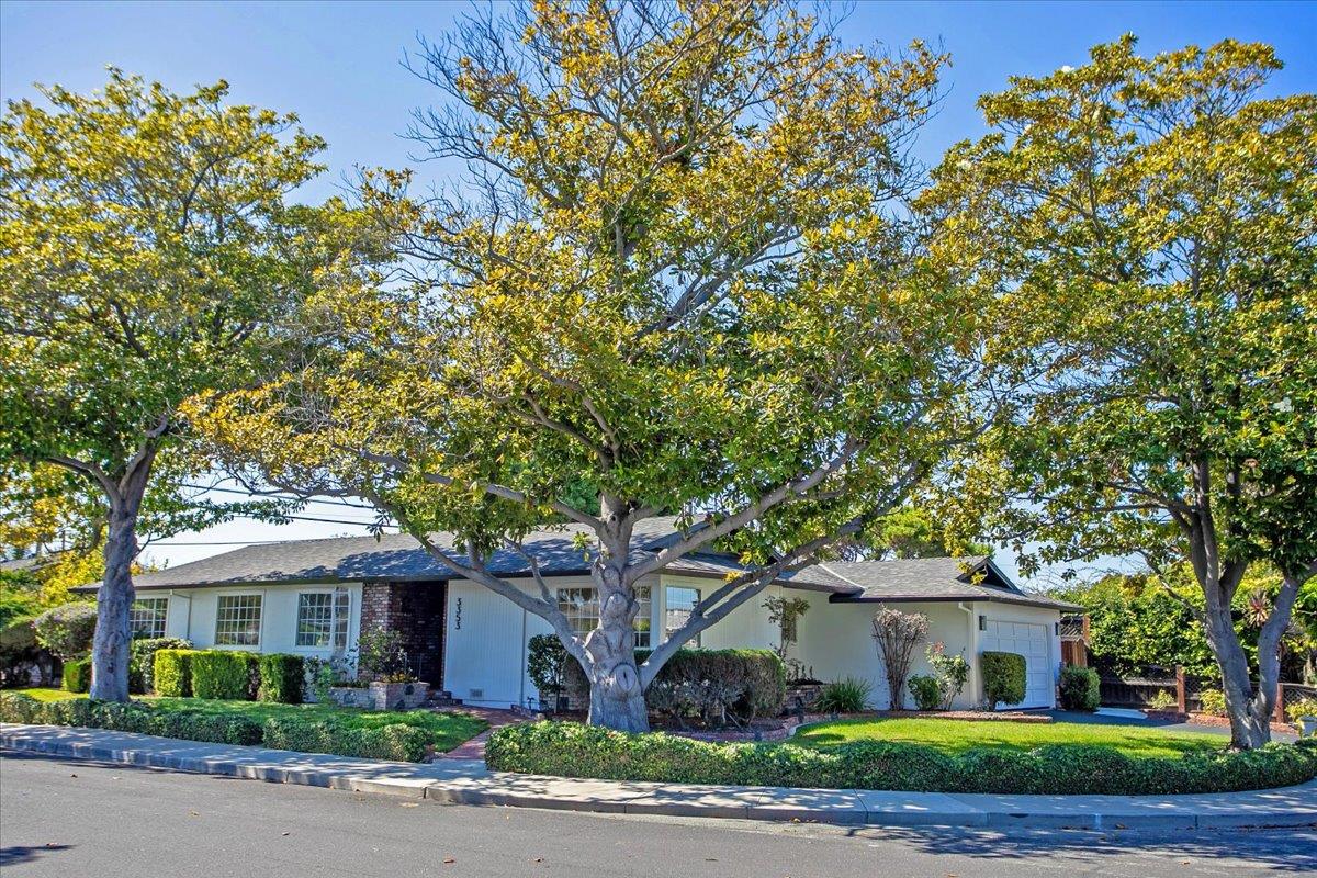 Detail Gallery Image 4 of 49 For 3353 Georgetown Pl, Santa Clara,  CA 95051 - 3 Beds | 2 Baths