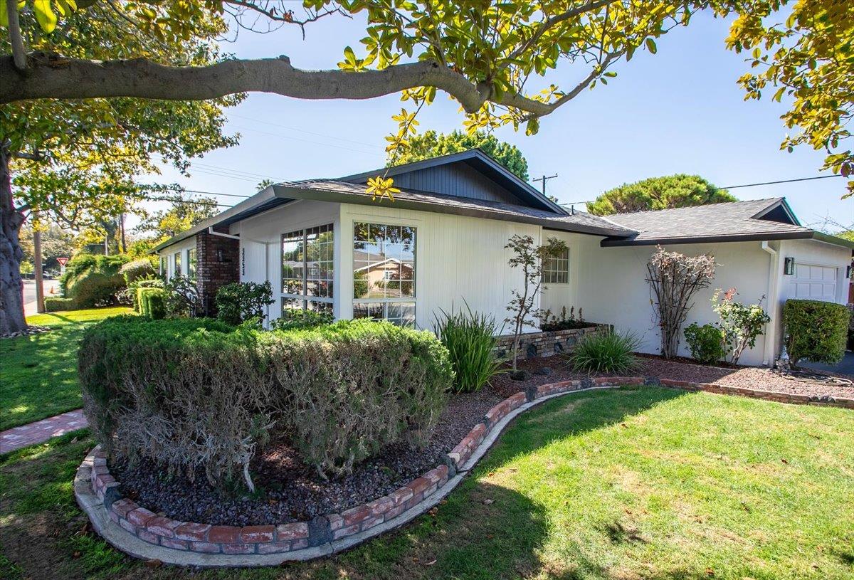 Detail Gallery Image 5 of 49 For 3353 Georgetown Pl, Santa Clara,  CA 95051 - 3 Beds | 2 Baths