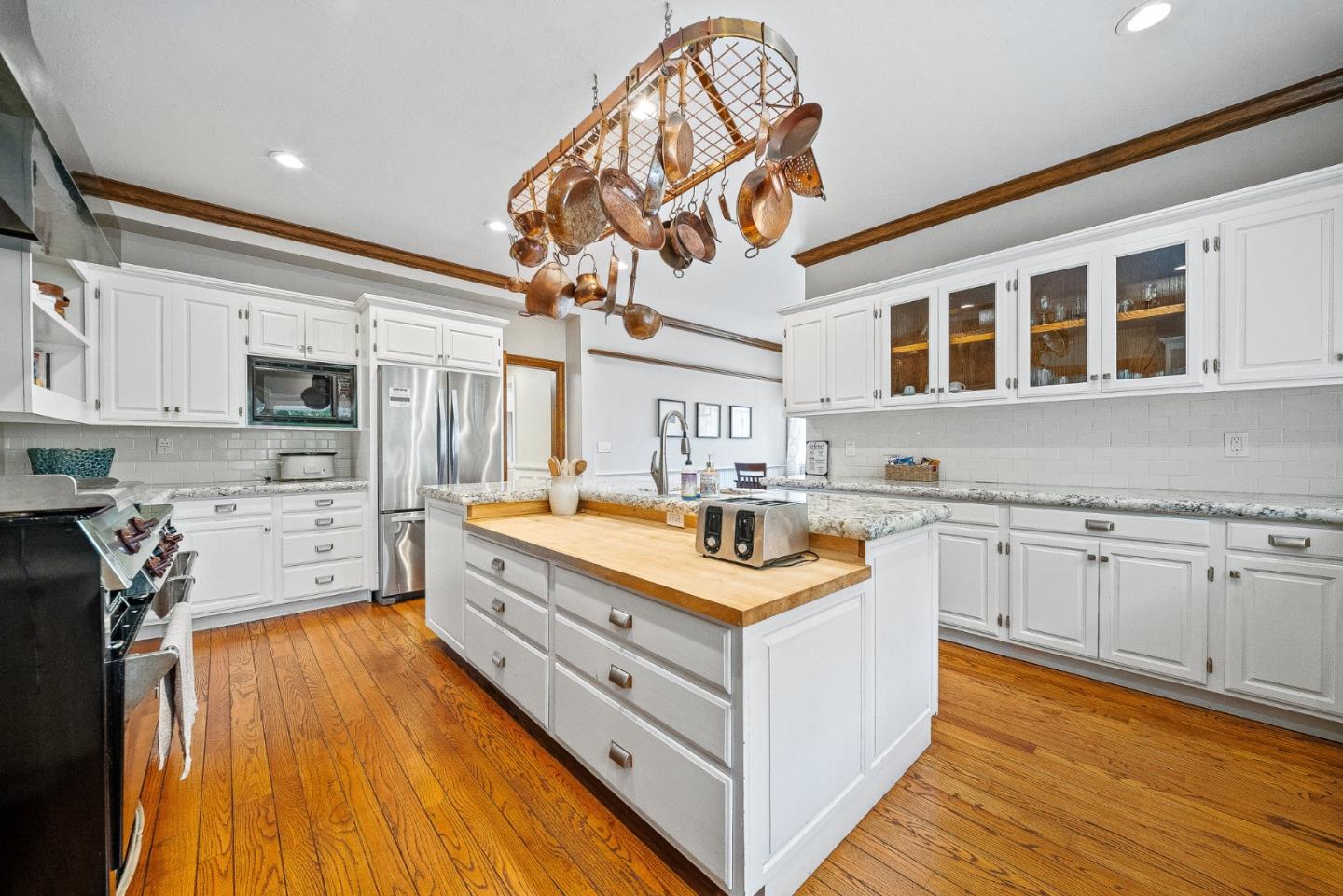 Detail Gallery Image 15 of 46 For 142 Carmel Riviera Dr, Carmel,  CA 93923 - 4 Beds | 3/1 Baths