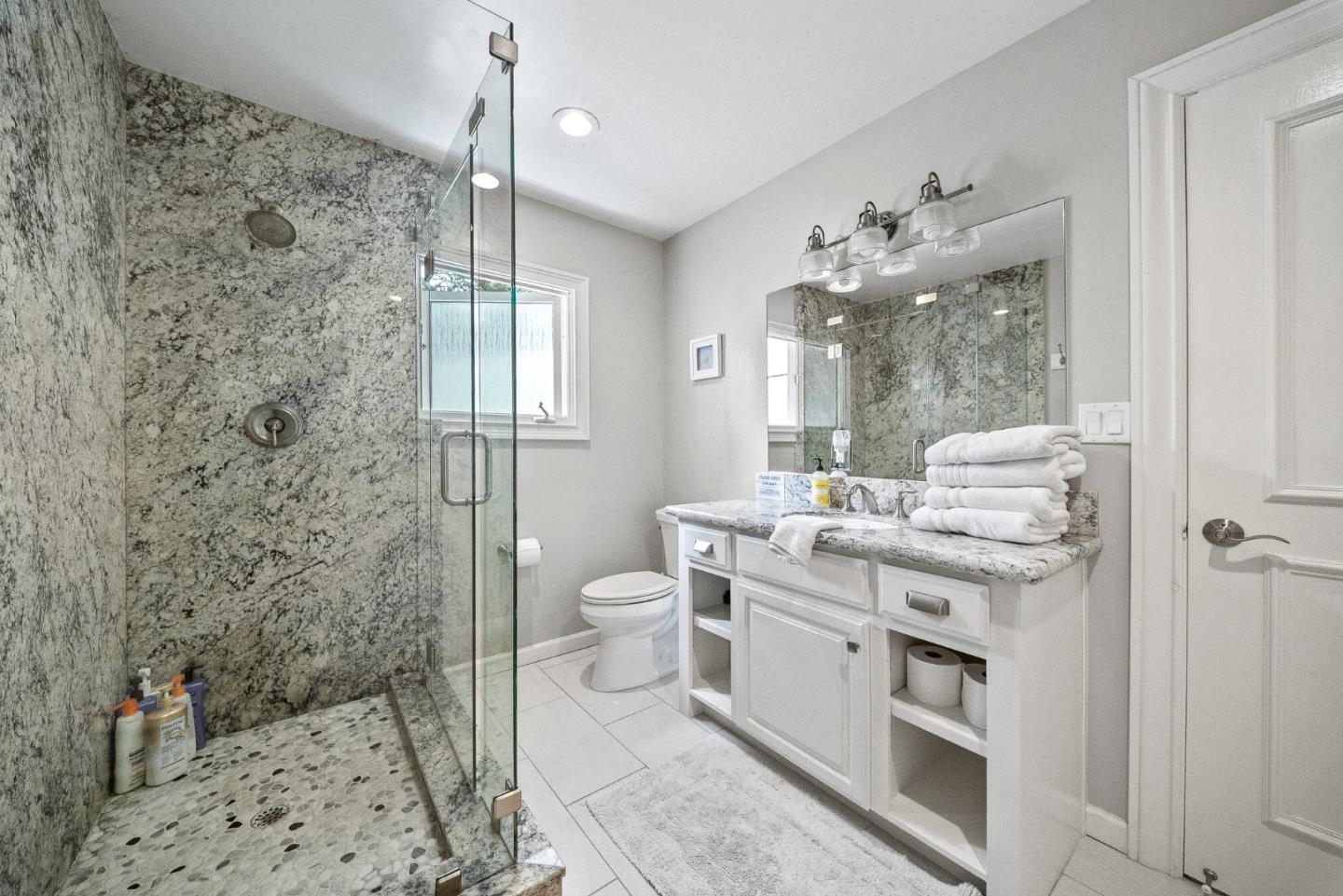 Detail Gallery Image 18 of 46 For 142 Carmel Riviera Dr, Carmel,  CA 93923 - 4 Beds | 3/1 Baths