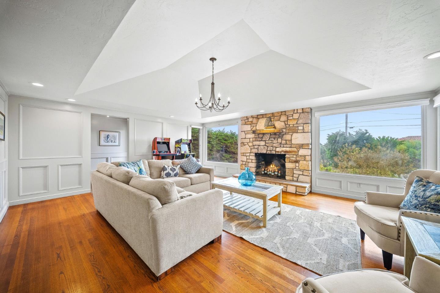 Detail Gallery Image 3 of 46 For 142 Carmel Riviera Dr, Carmel,  CA 93923 - 4 Beds | 3/1 Baths