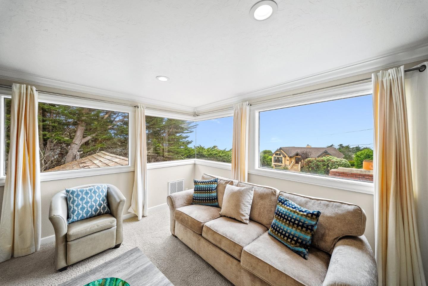 Detail Gallery Image 30 of 46 For 142 Carmel Riviera Dr, Carmel,  CA 93923 - 4 Beds | 3/1 Baths
