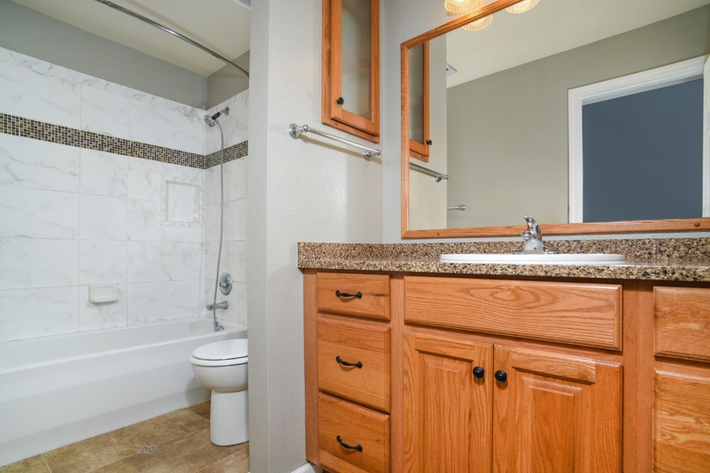 Detail Gallery Image 17 of 23 For 2534 Jacquelyn Ln, West Sacramento,  CA 95691 - 3 Beds | 2 Baths