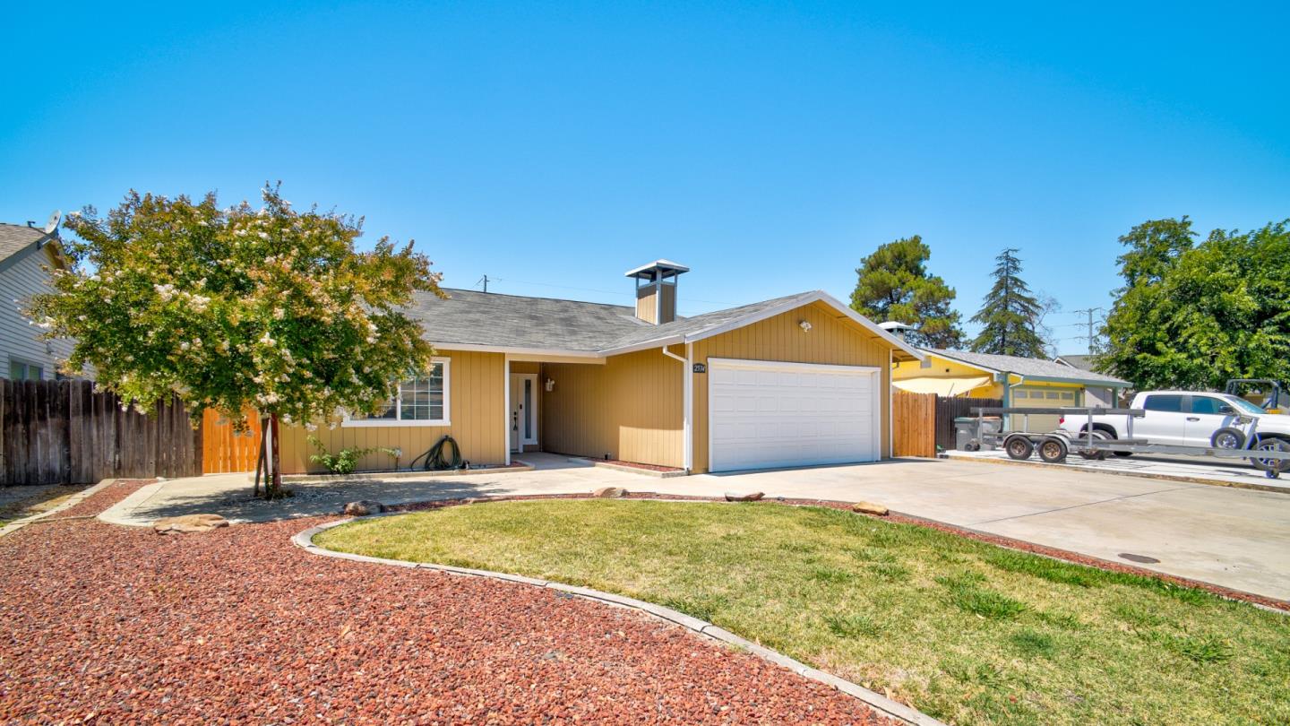 Detail Gallery Image 3 of 23 For 2534 Jacquelyn Ln, West Sacramento,  CA 95691 - 3 Beds | 2 Baths