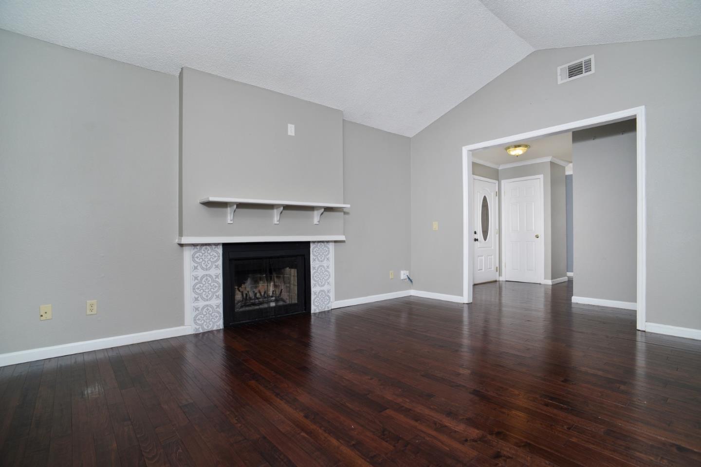 Detail Gallery Image 6 of 23 For 2534 Jacquelyn Ln, West Sacramento,  CA 95691 - 3 Beds | 2 Baths