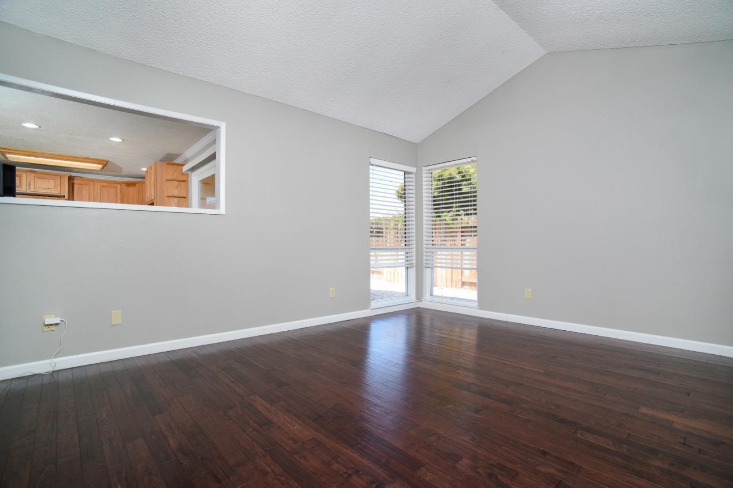 Detail Gallery Image 7 of 23 For 2534 Jacquelyn Ln, West Sacramento,  CA 95691 - 3 Beds | 2 Baths