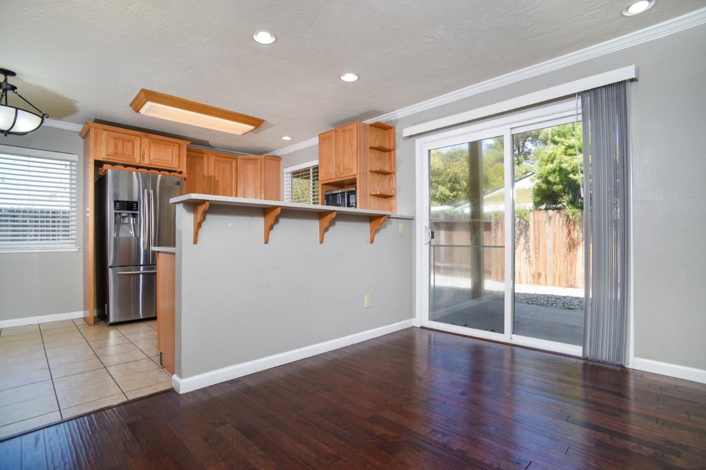 Detail Gallery Image 8 of 23 For 2534 Jacquelyn Ln, West Sacramento,  CA 95691 - 3 Beds | 2 Baths