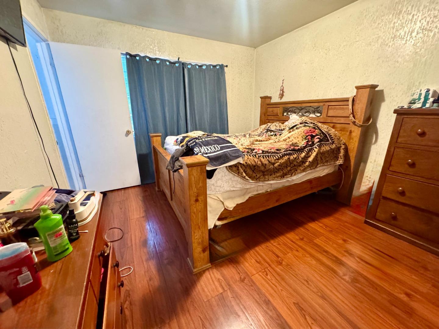 Detail Gallery Image 5 of 7 For 607 Calaveras Dr, Salinas,  CA 93906 - 3 Beds | 2 Baths