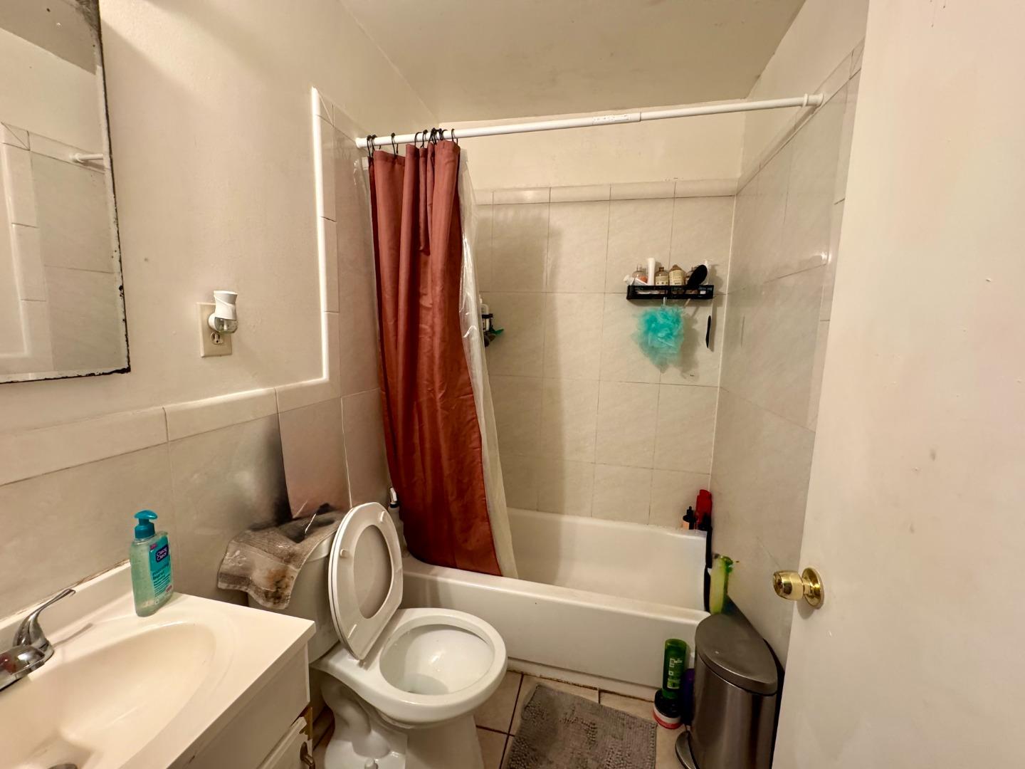 Detail Gallery Image 6 of 7 For 607 Calaveras Dr, Salinas,  CA 93906 - 3 Beds | 2 Baths