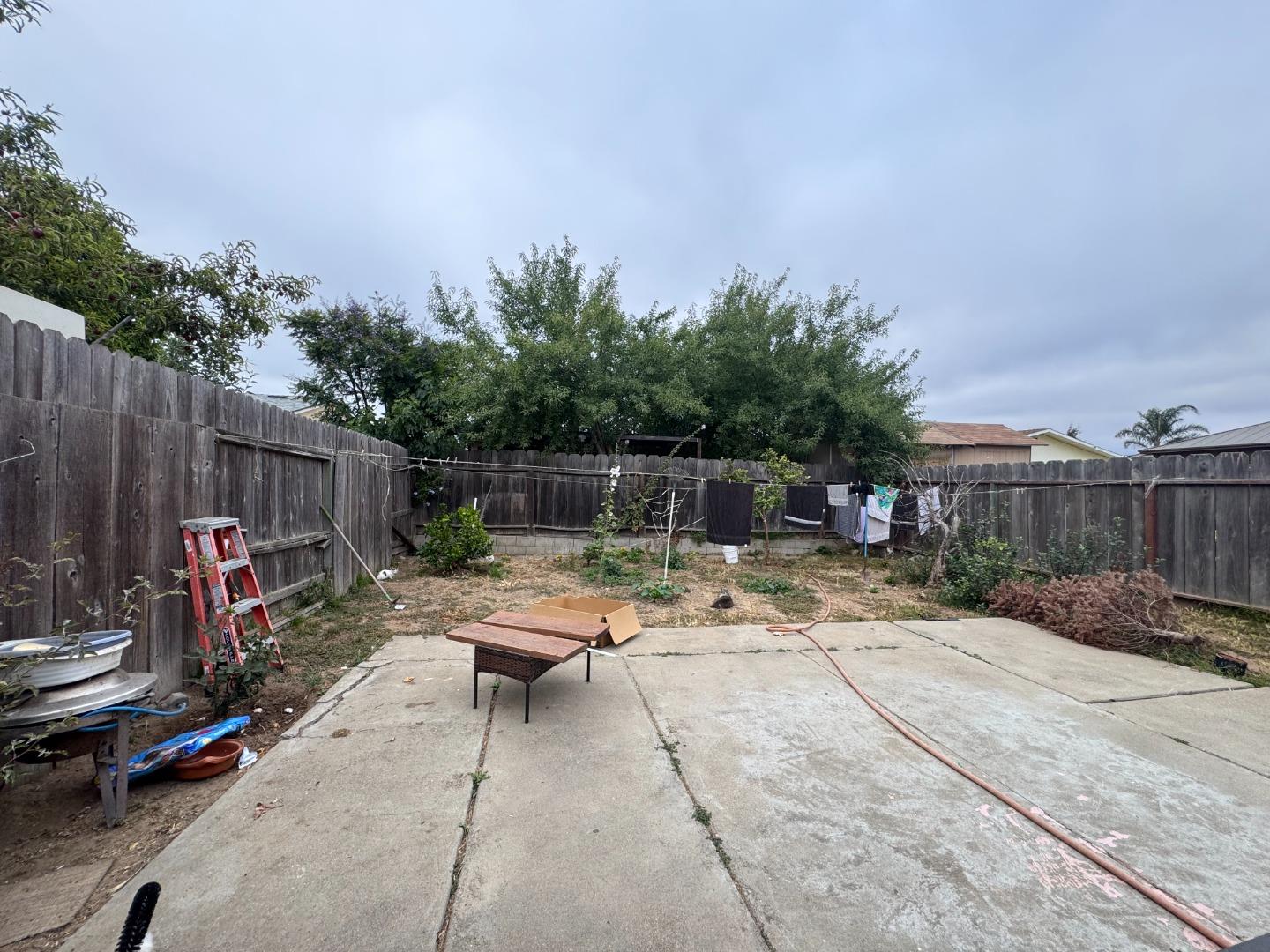 Detail Gallery Image 7 of 7 For 607 Calaveras Dr, Salinas,  CA 93906 - 3 Beds | 2 Baths