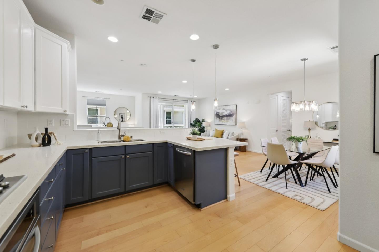 Detail Gallery Image 16 of 49 For 636 Bair Island Rd #312,  Redwood City,  CA 94063 - 2 Beds | 2 Baths