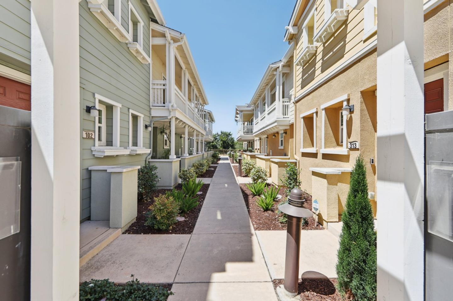 Detail Gallery Image 33 of 49 For 636 Bair Island Rd #312,  Redwood City,  CA 94063 - 2 Beds | 2 Baths