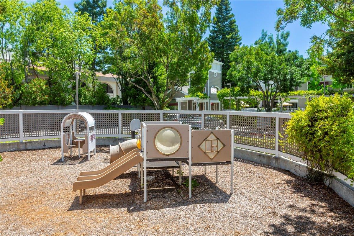 Detail Gallery Image 24 of 30 For 250 Santa Fe Ter #209,  Sunnyvale,  CA 94085 - 2 Beds | 2 Baths