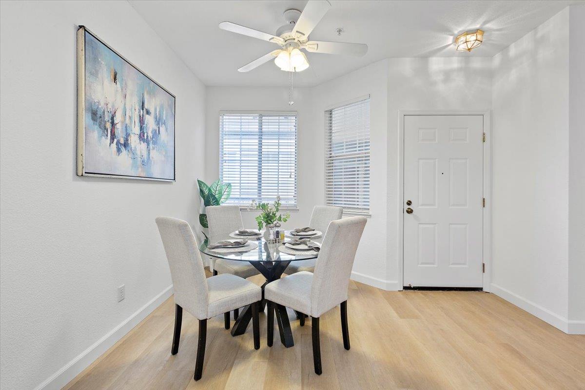 Detail Gallery Image 8 of 30 For 250 Santa Fe Ter #209,  Sunnyvale,  CA 94085 - 2 Beds | 2 Baths