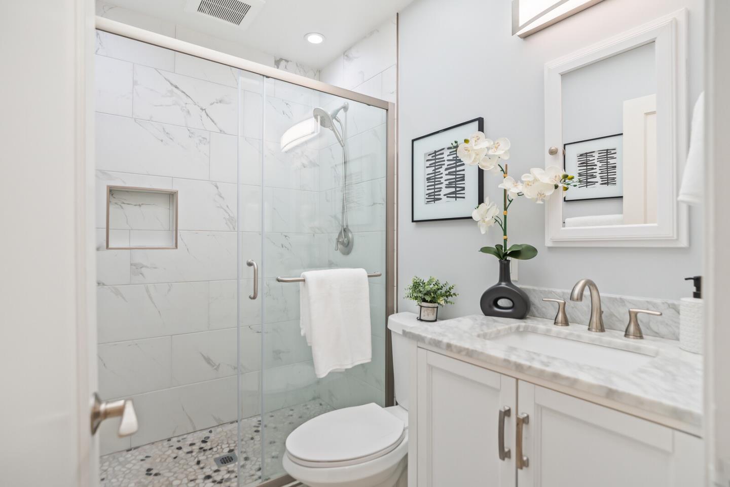 Detail Gallery Image 21 of 29 For 1428 Redwood Ave, Redwood City,  CA 94061 - 3 Beds | 2 Baths