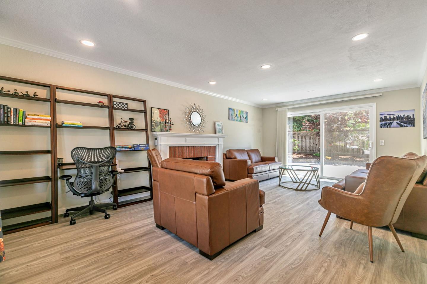 Detail Gallery Image 11 of 65 For 2739 Saint Giles Ln, Mountain View,  CA 94040 - 4 Beds | 2/1 Baths