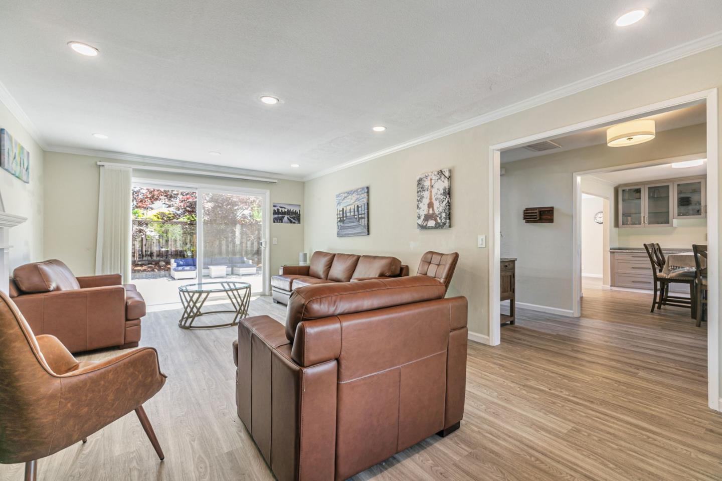 Detail Gallery Image 12 of 65 For 2739 Saint Giles Ln, Mountain View,  CA 94040 - 4 Beds | 2/1 Baths