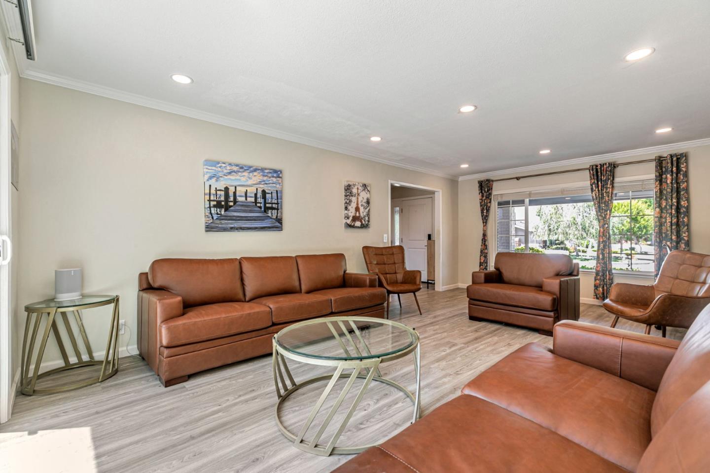Detail Gallery Image 13 of 65 For 2739 Saint Giles Ln, Mountain View,  CA 94040 - 4 Beds | 2/1 Baths