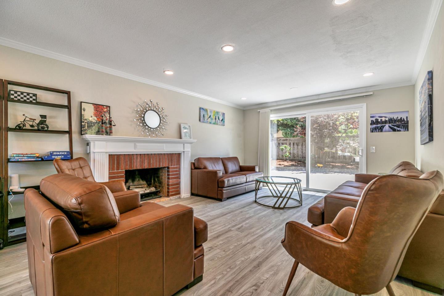 Detail Gallery Image 14 of 65 For 2739 Saint Giles Ln, Mountain View,  CA 94040 - 4 Beds | 2/1 Baths