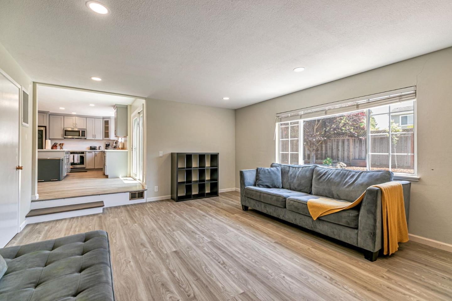 Detail Gallery Image 21 of 65 For 2739 Saint Giles Ln, Mountain View,  CA 94040 - 4 Beds | 2/1 Baths