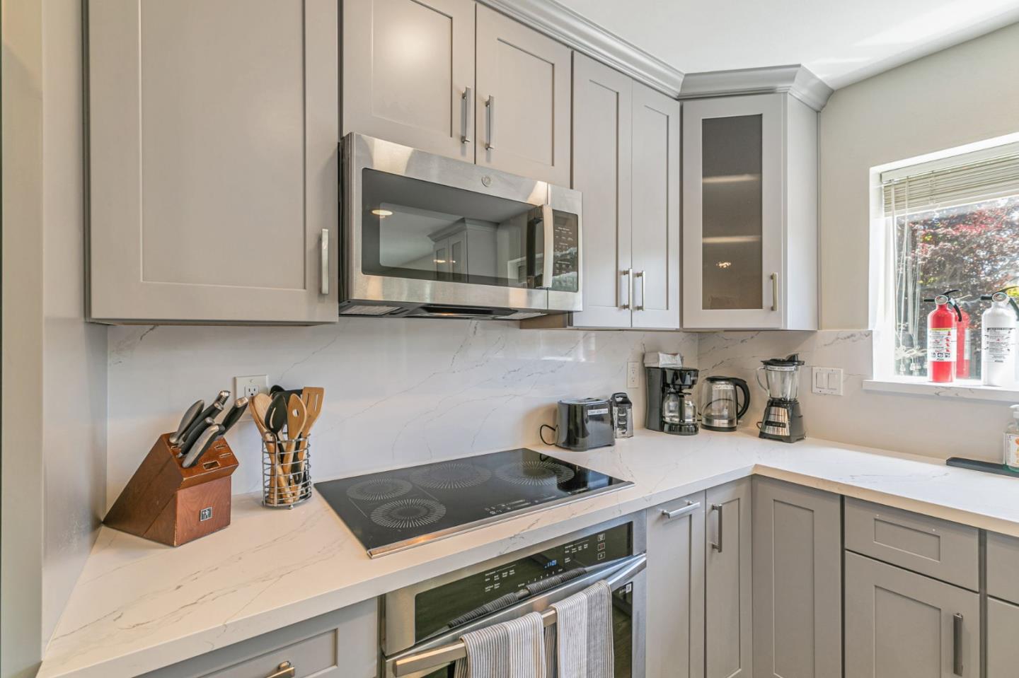 Detail Gallery Image 26 of 65 For 2739 Saint Giles Ln, Mountain View,  CA 94040 - 4 Beds | 2/1 Baths