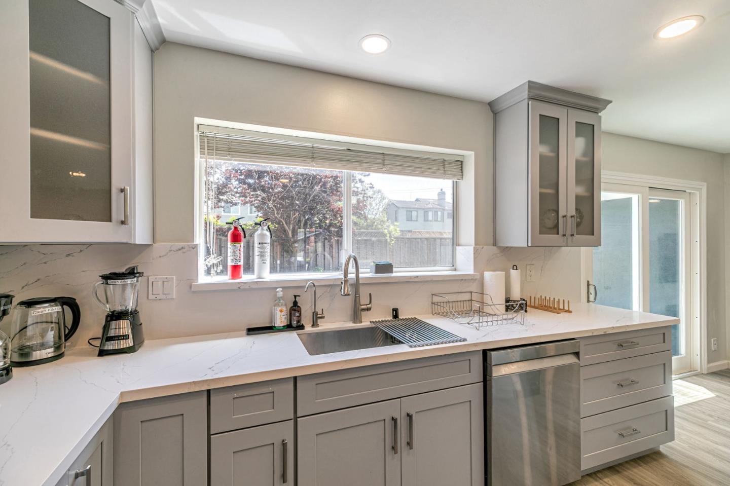 Detail Gallery Image 27 of 65 For 2739 Saint Giles Ln, Mountain View,  CA 94040 - 4 Beds | 2/1 Baths