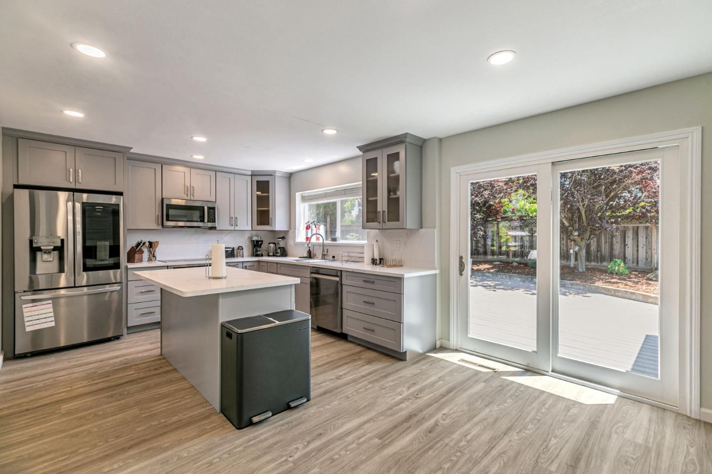 Detail Gallery Image 29 of 65 For 2739 Saint Giles Ln, Mountain View,  CA 94040 - 4 Beds | 2/1 Baths