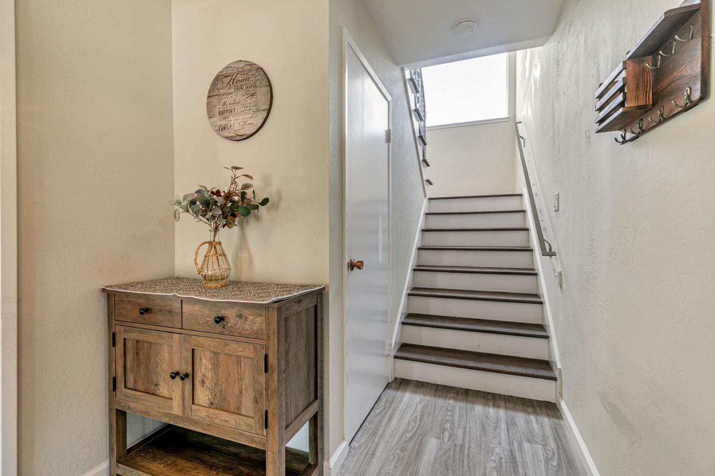 Detail Gallery Image 32 of 65 For 2739 Saint Giles Ln, Mountain View,  CA 94040 - 4 Beds | 2/1 Baths