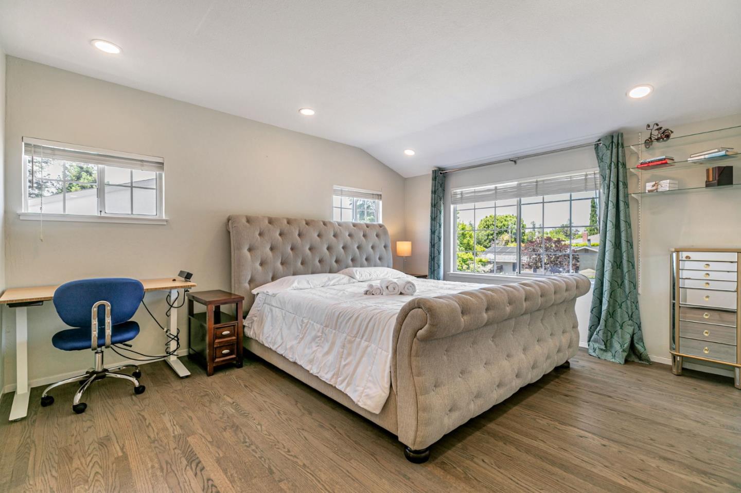 Detail Gallery Image 35 of 65 For 2739 Saint Giles Ln, Mountain View,  CA 94040 - 4 Beds | 2/1 Baths