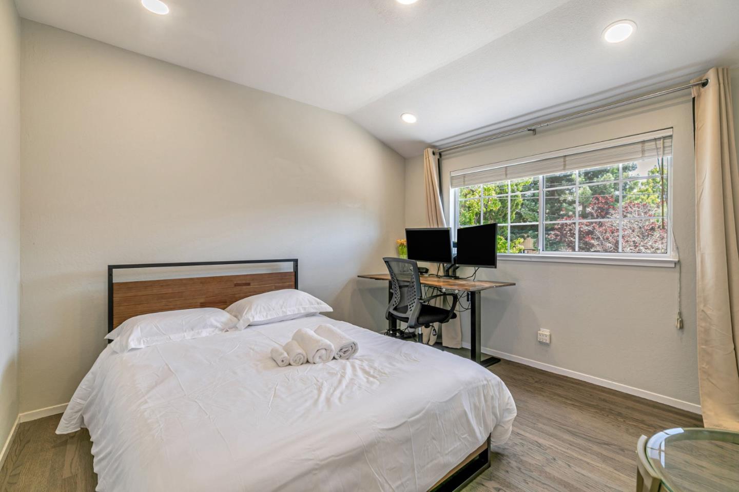 Detail Gallery Image 37 of 65 For 2739 Saint Giles Ln, Mountain View,  CA 94040 - 4 Beds | 2/1 Baths