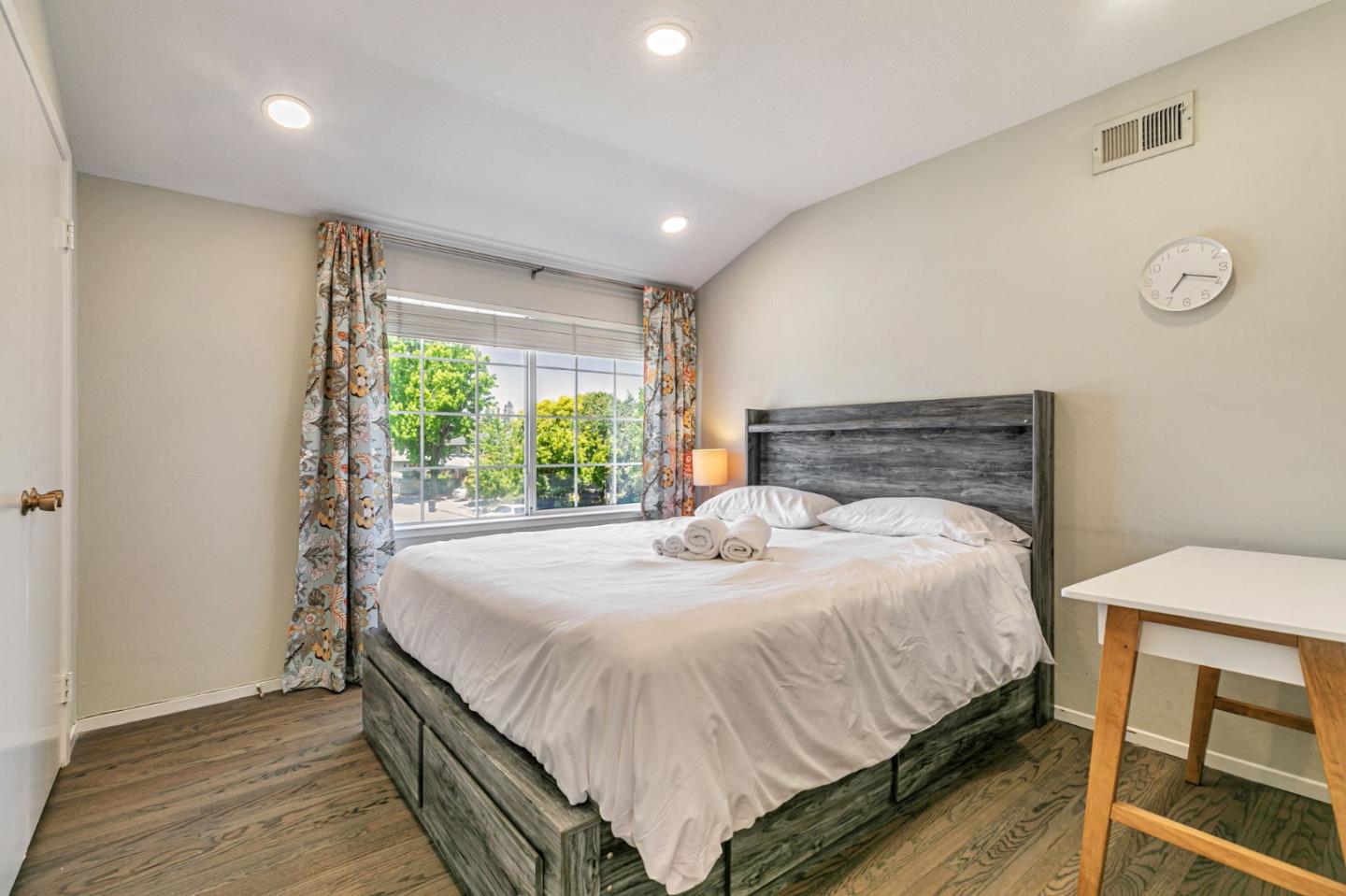 Detail Gallery Image 39 of 65 For 2739 Saint Giles Ln, Mountain View,  CA 94040 - 4 Beds | 2/1 Baths