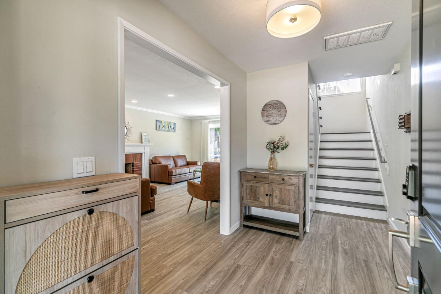 Detail Gallery Image 8 of 65 For 2739 Saint Giles Ln, Mountain View,  CA 94040 - 4 Beds | 2/1 Baths
