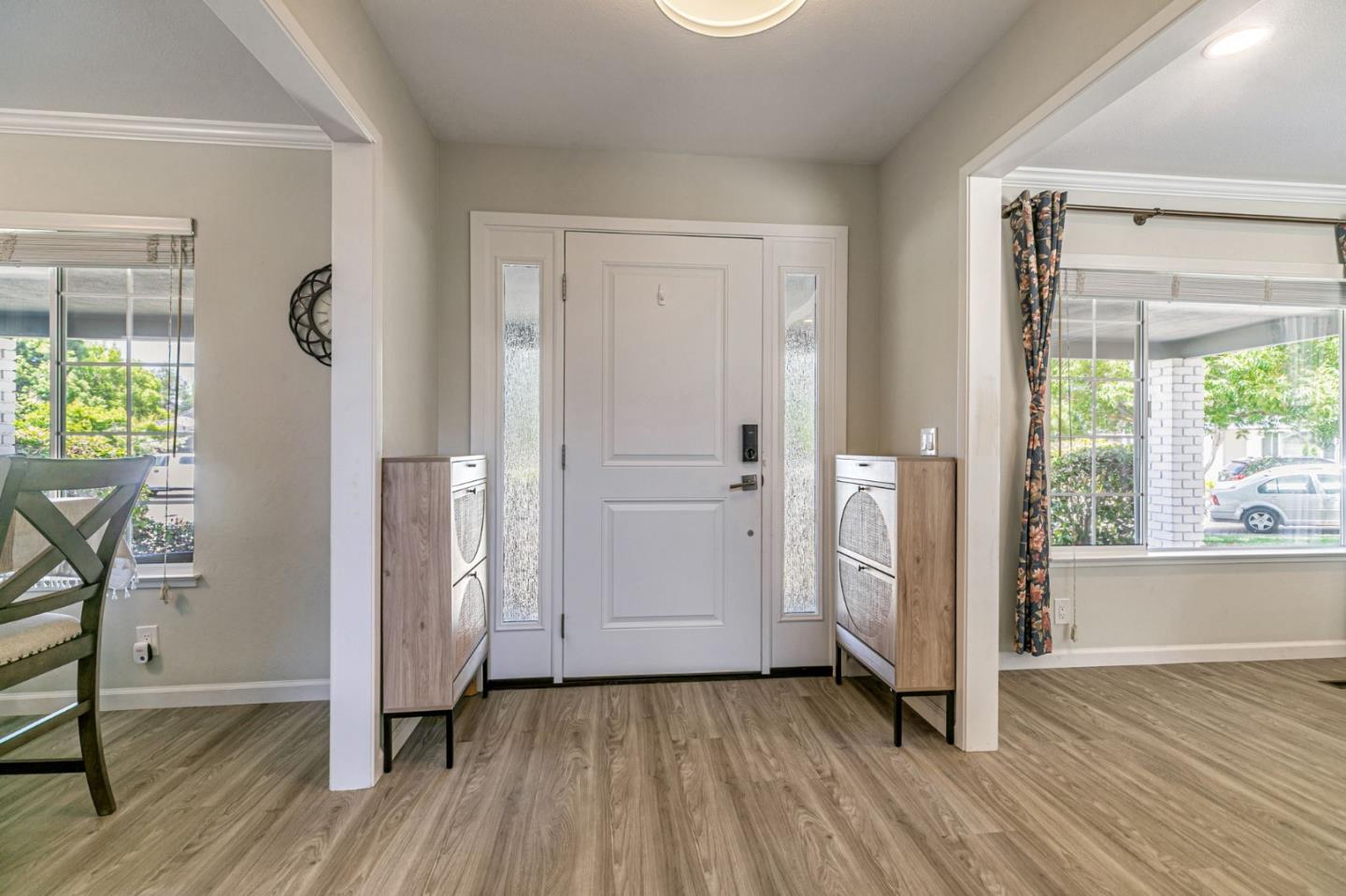 Detail Gallery Image 9 of 65 For 2739 Saint Giles Ln, Mountain View,  CA 94040 - 4 Beds | 2/1 Baths