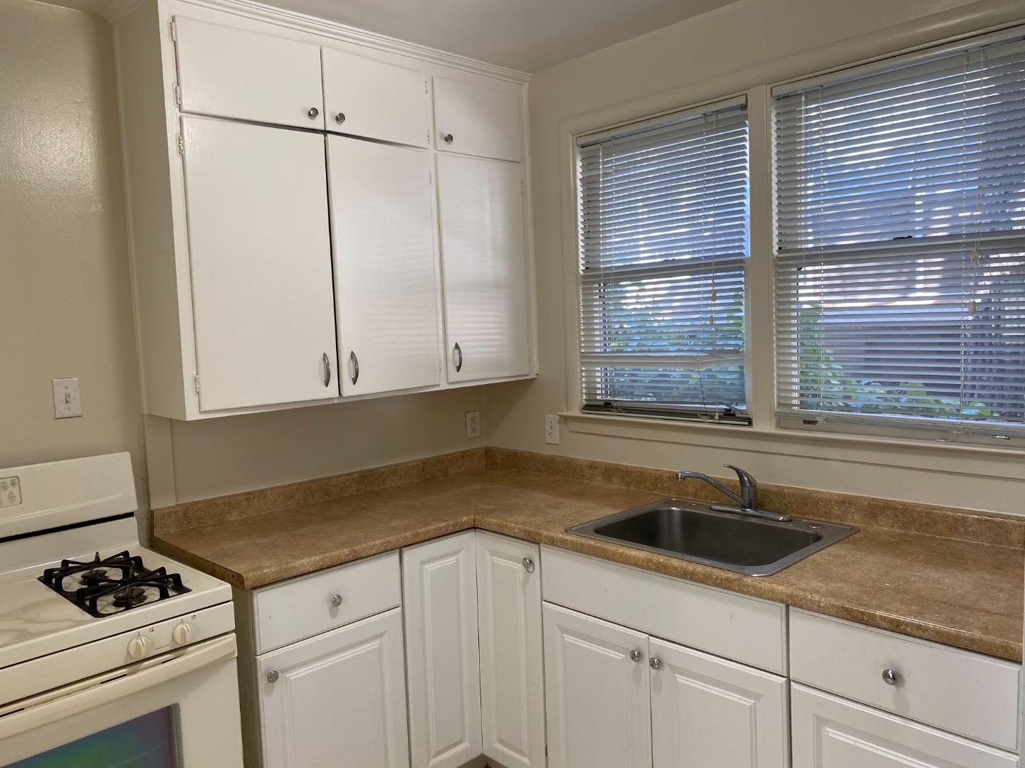 Detail Gallery Image 10 of 16 For 515 N El Camino Real #3,  San Mateo,  CA 94401 - 2 Beds | 1 Baths