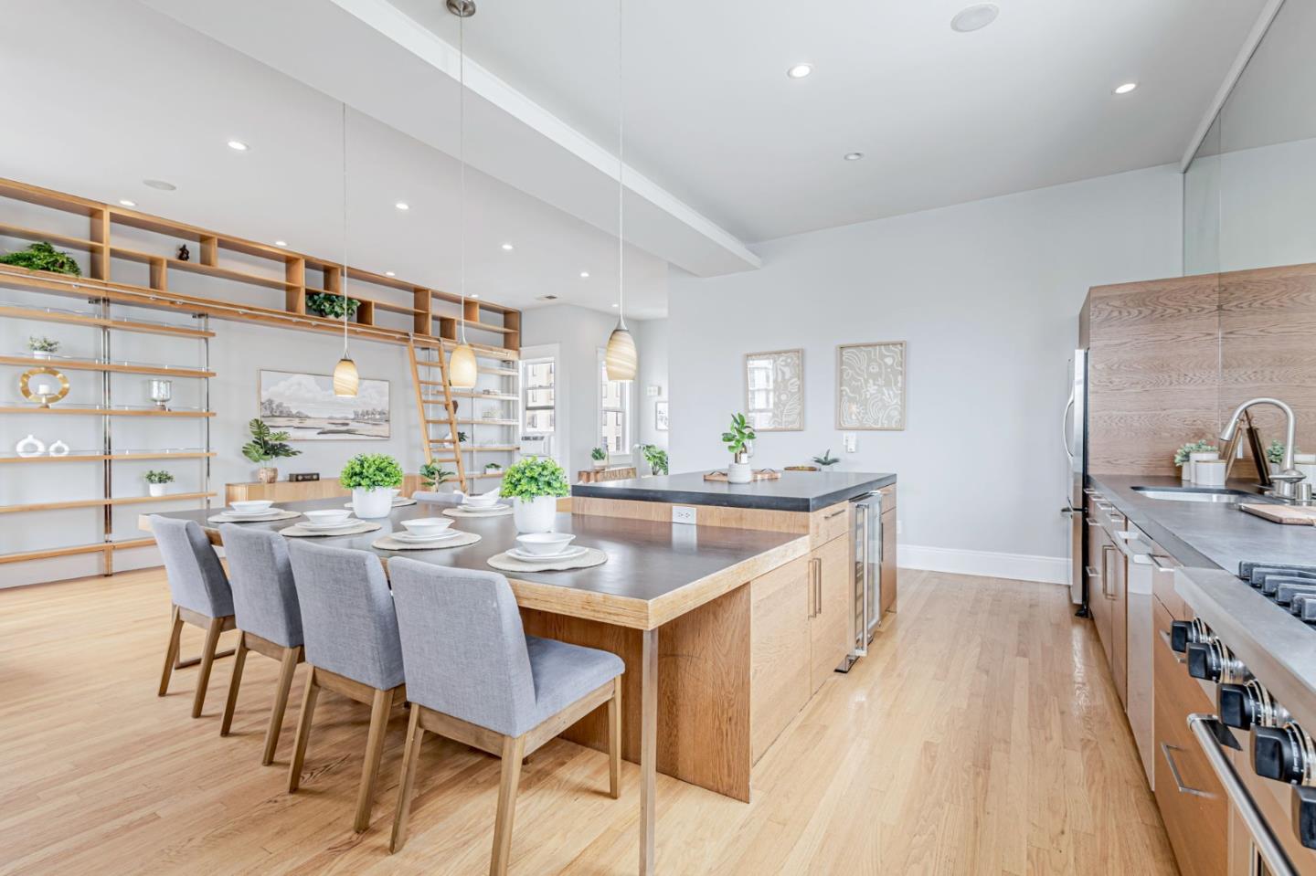 Detail Gallery Image 11 of 41 For 473 South Van Ness Ave, San Francisco,  CA 94103 - 4 Beds | 3 Baths