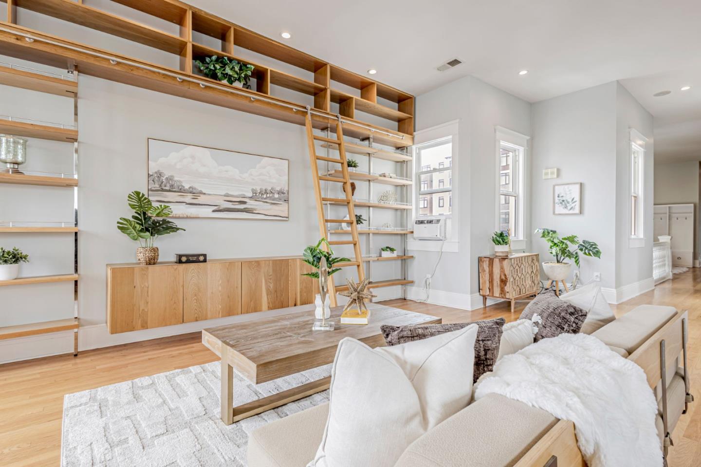 Detail Gallery Image 14 of 41 For 473 South Van Ness Ave, San Francisco,  CA 94103 - 4 Beds | 3 Baths