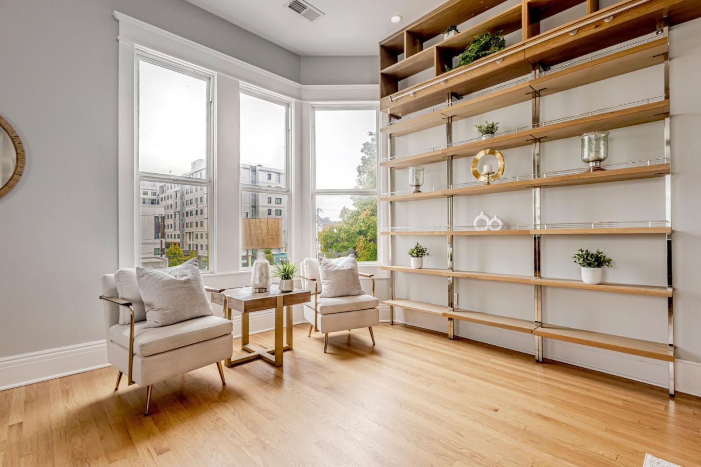 Detail Gallery Image 2 of 41 For 473 South Van Ness Ave, San Francisco,  CA 94103 - 4 Beds | 3 Baths