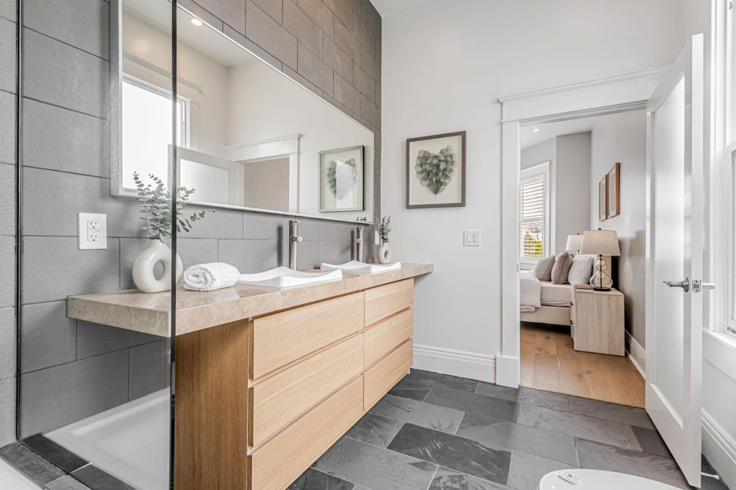 Detail Gallery Image 20 of 41 For 473 South Van Ness Ave, San Francisco,  CA 94103 - 4 Beds | 3 Baths