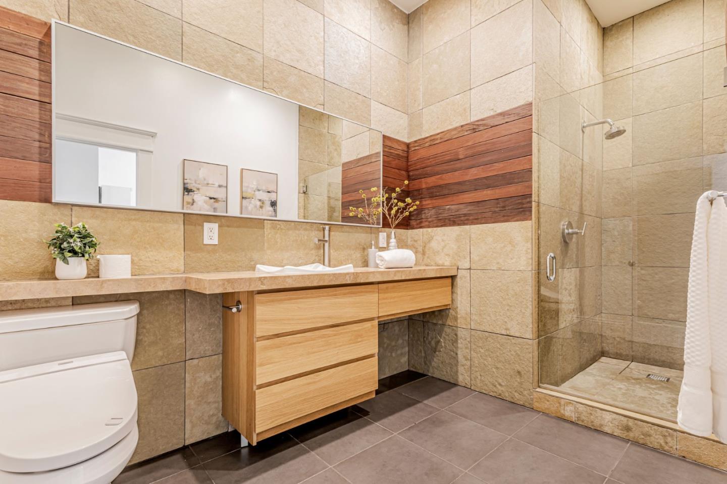 Detail Gallery Image 26 of 41 For 473 South Van Ness Ave, San Francisco,  CA 94103 - 4 Beds | 3 Baths