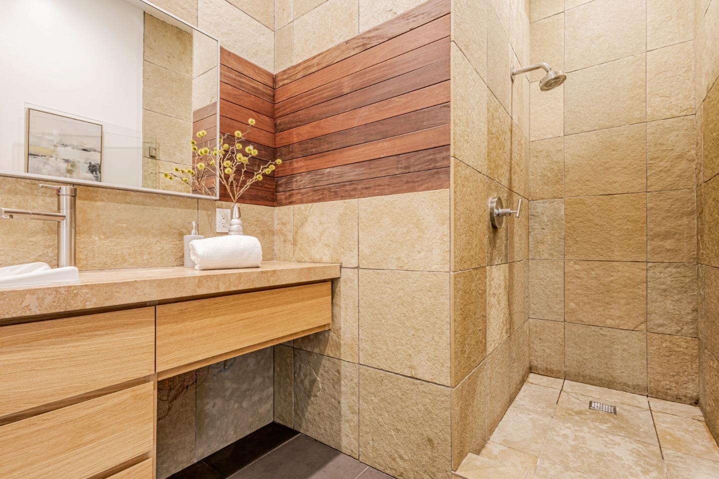 Detail Gallery Image 27 of 41 For 473 South Van Ness Ave, San Francisco,  CA 94103 - 4 Beds | 3 Baths