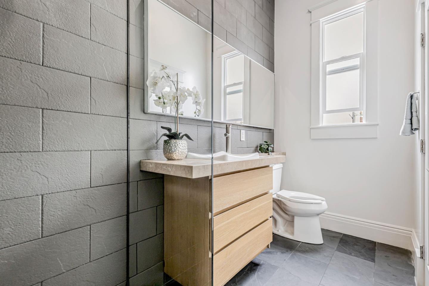 Detail Gallery Image 34 of 41 For 473 South Van Ness Ave, San Francisco,  CA 94103 - 4 Beds | 3 Baths