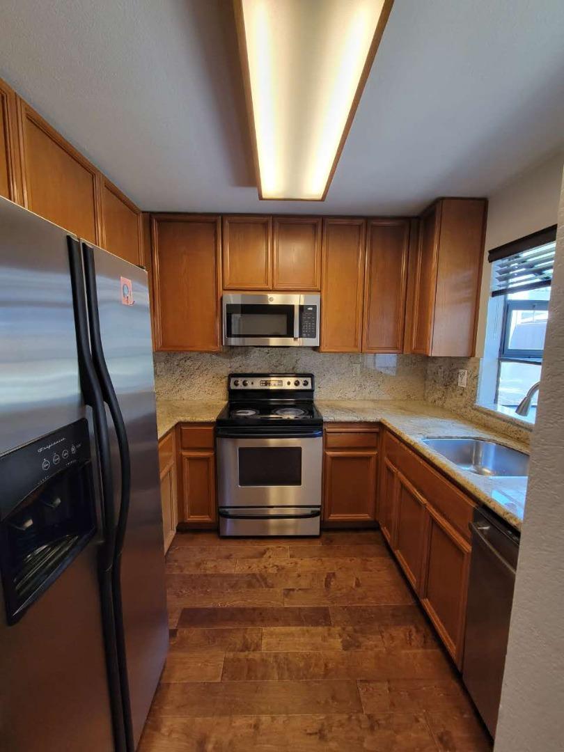 Detail Gallery Image 11 of 39 For 6125 Thornton Ave a,  Newark,  CA 94560 - 2 Beds | 2/1 Baths