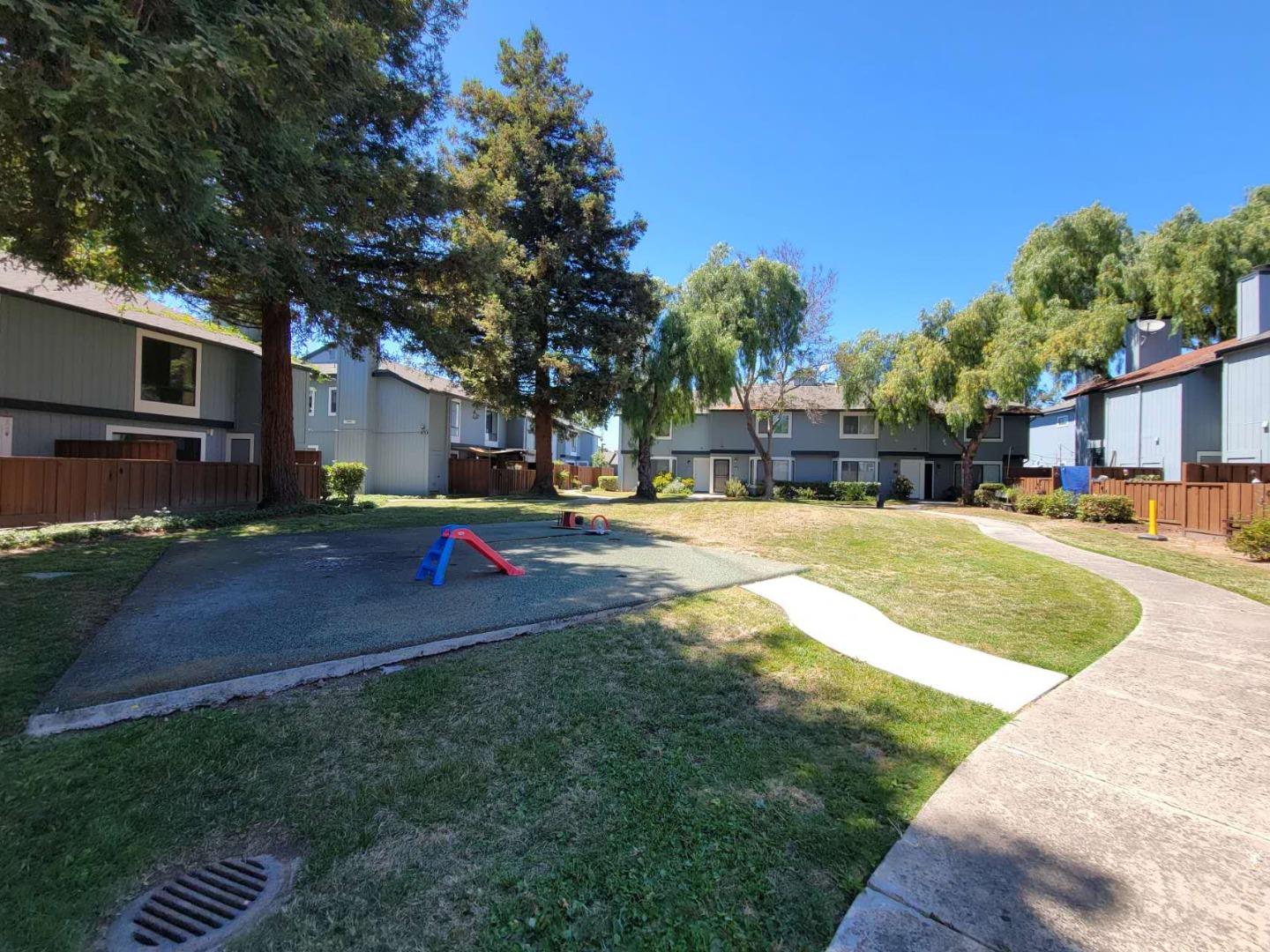 Detail Gallery Image 31 of 39 For 6125 Thornton Ave a,  Newark,  CA 94560 - 2 Beds | 2/1 Baths