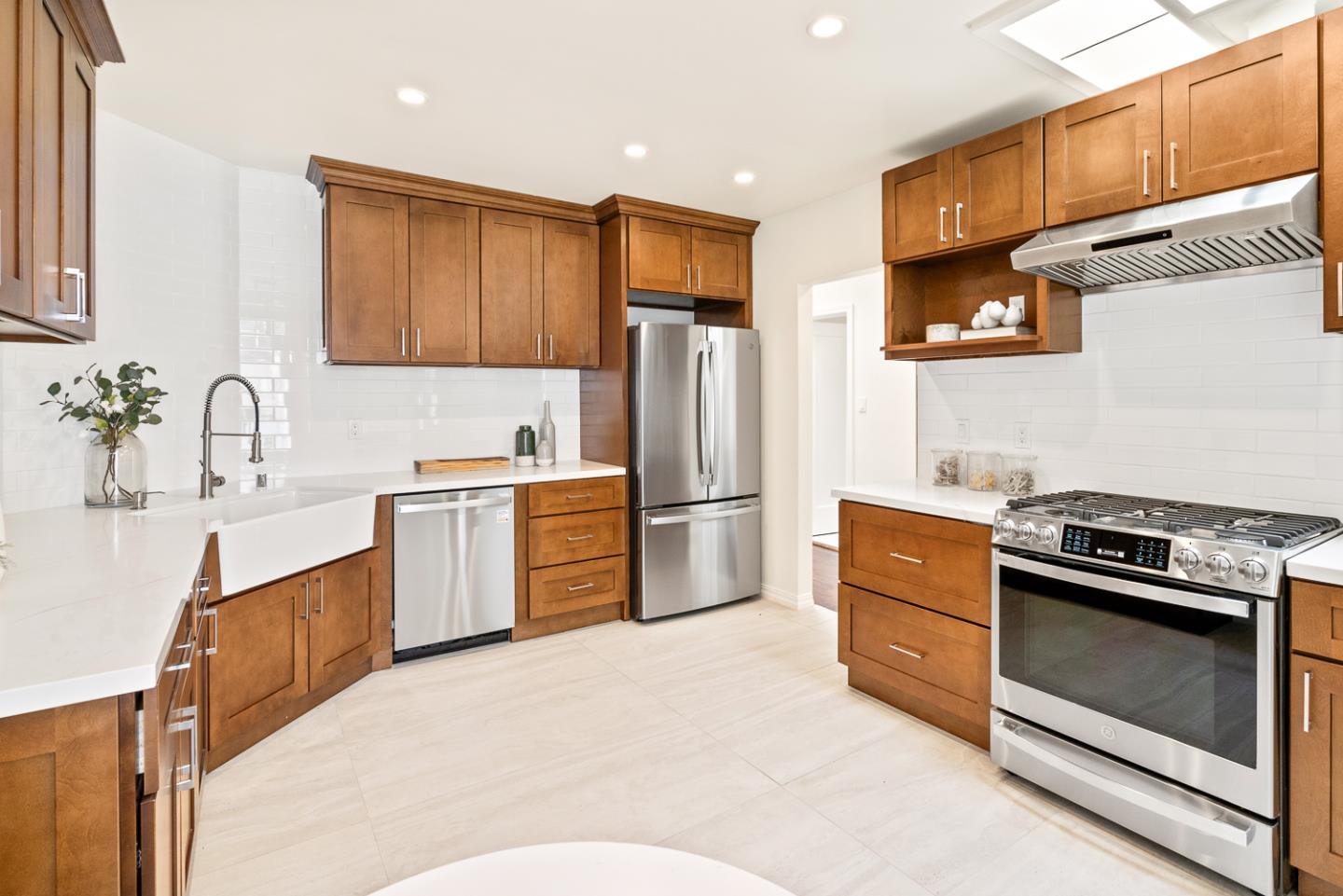Detail Gallery Image 14 of 39 For 745 Brazil Ave, San Francisco,  CA 94112 - – Beds | – Baths