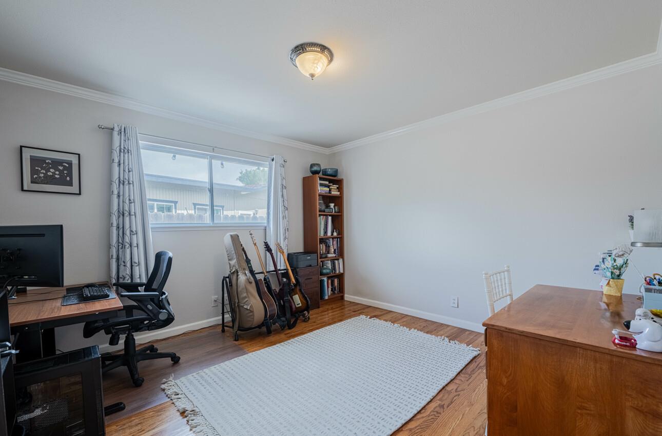Detail Gallery Image 10 of 14 For 715 via Maria, Salinas,  CA 93901 - 3 Beds | 2 Baths