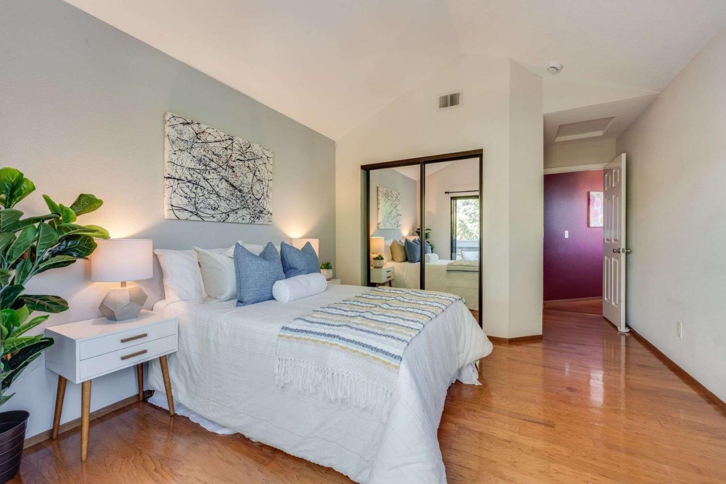 Detail Gallery Image 17 of 29 For 418 Mountain Laurel Ct, Mountain View,  CA 94043 - 2 Beds | 2/1 Baths