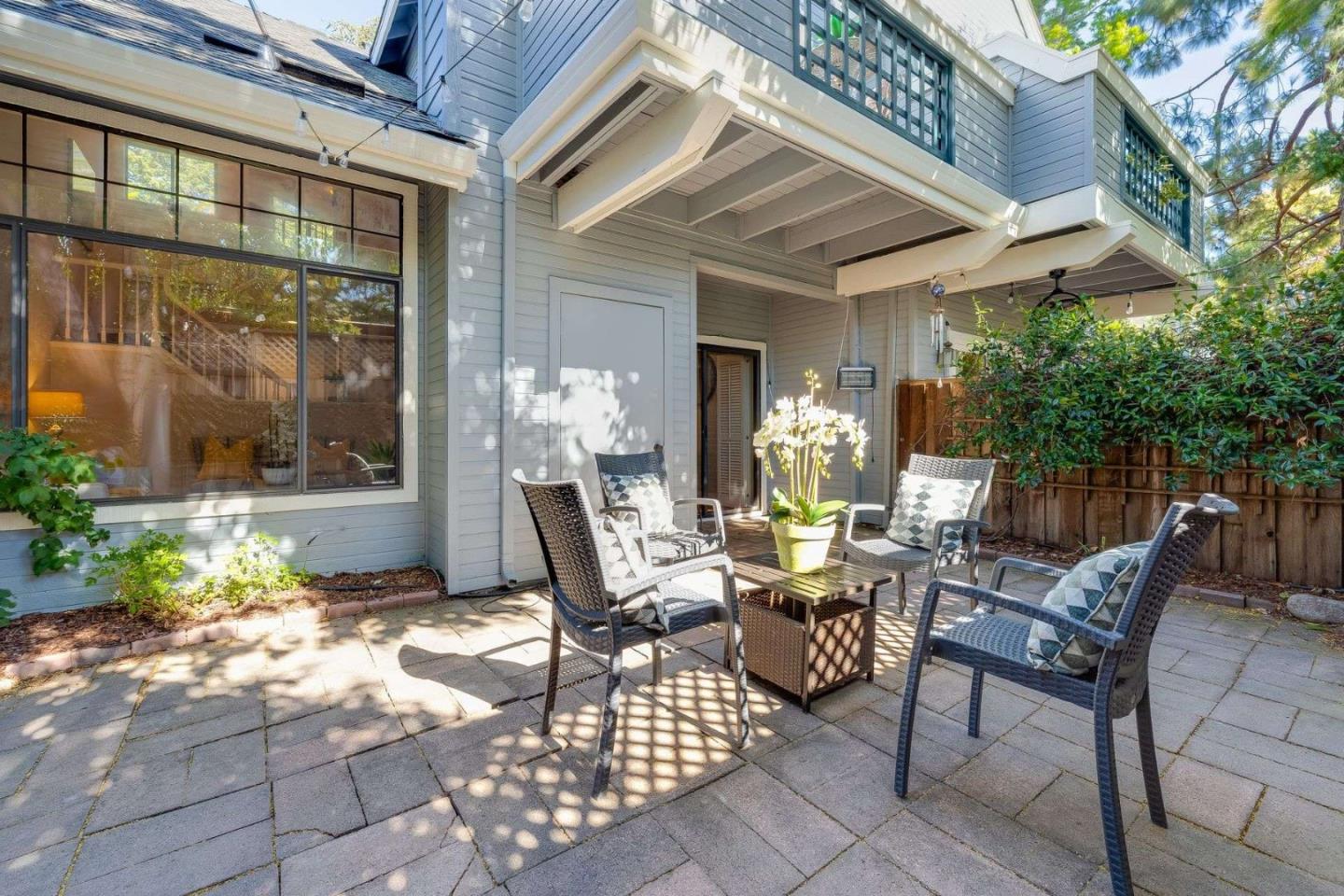Detail Gallery Image 28 of 29 For 418 Mountain Laurel Ct, Mountain View,  CA 94043 - 2 Beds | 2/1 Baths